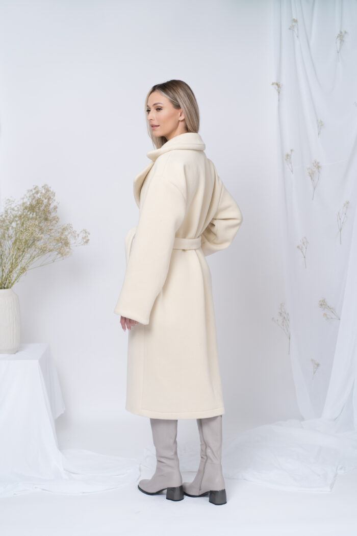 Palton alb din lana