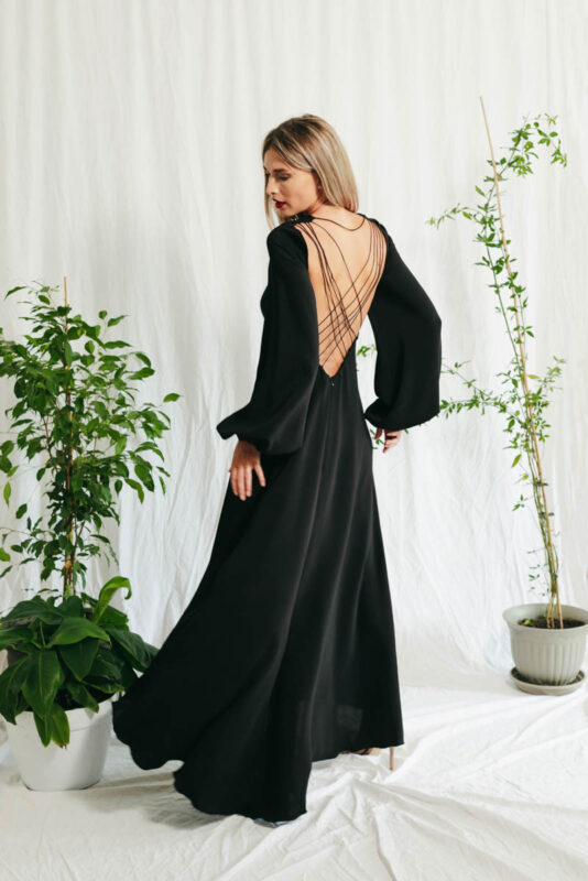 rochii elegante potrivite la evenimente rochii de primavara rochii muna radu rochii cu spatele gol rochii negre